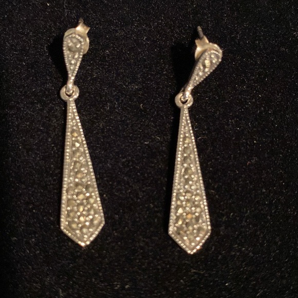 Antiqued Sterling Silver with Marcasite and Amethyst Necklace Earring Set - Picture 5 of 8